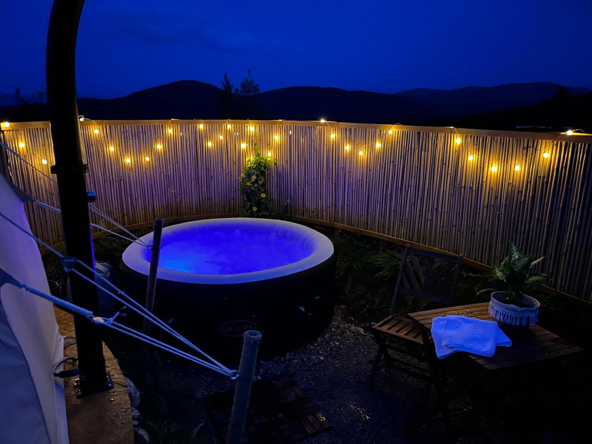 Glamping Hohe Wand - Zelt Mit Sternenfenster Und Whirlpool Otel Maiersdorf Dış mekan fotoğraf